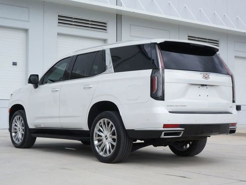 Used 2022 Cadillac Escalade Premium Luxury image 8