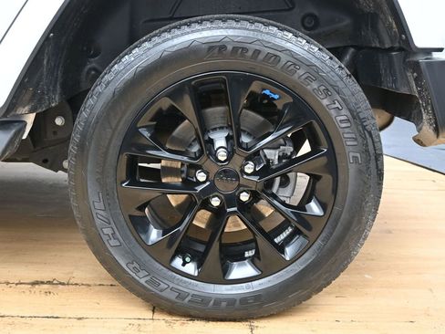 Used 2022 Jeep Wrangler Unlimited Sahara w/ Cold Weather Group image 12