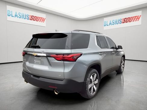 Used 2023 Chevrolet Traverse LT w/ LT Premium Package AWD/4WD image 3
