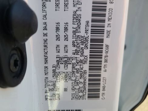 Used 2022 Toyota Tacoma TRD Off-Road w/ TRD Premium Off Road Package image 29