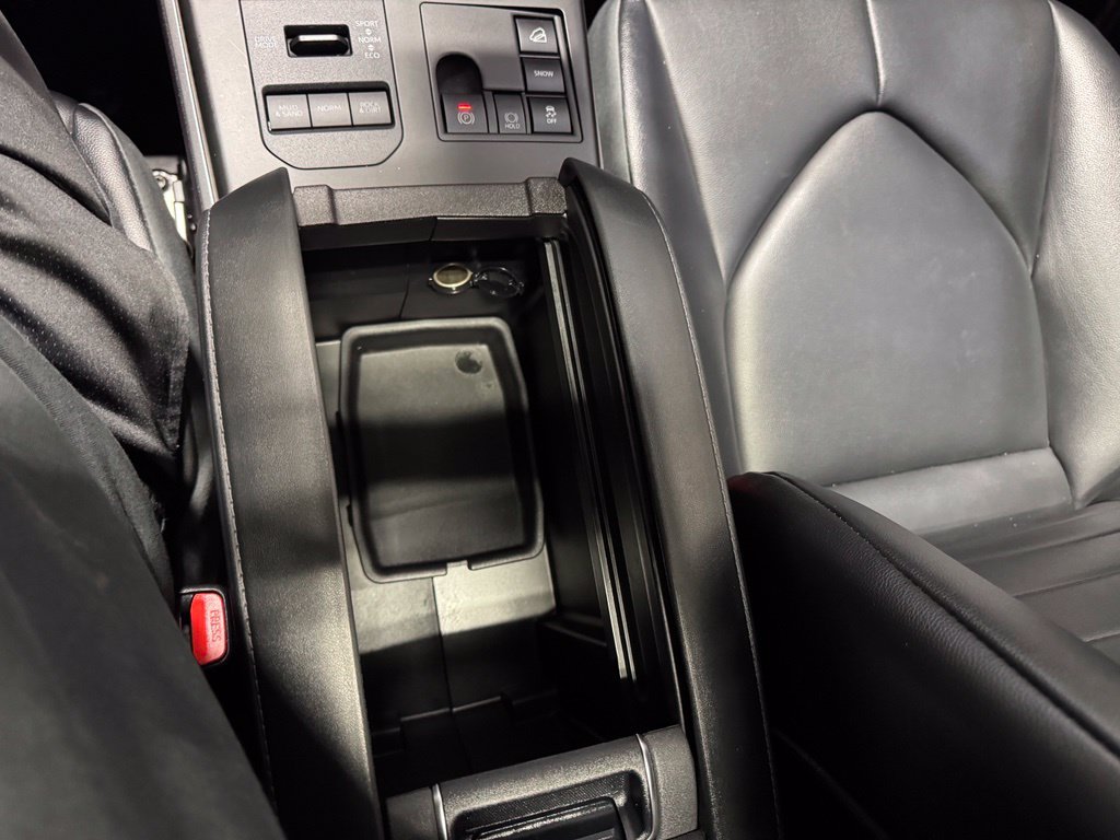 Used 2023 Toyota Highlander XLE AWD/4WD image 28