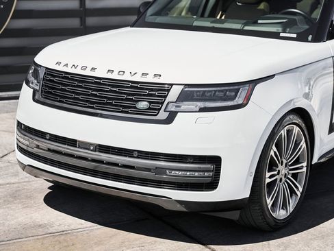 Used 2024 Land Rover Range Rover Long Wheelbase SE AWD/4WD image 6