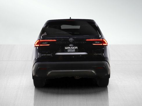 Used 2024 Toyota Grand Highlander Limited image 4