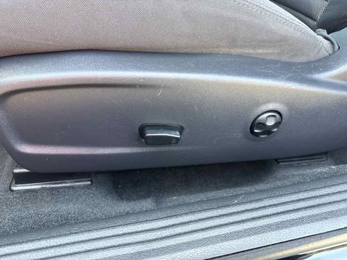 Used 2013 Dodge Challenger SXT RWD image 9