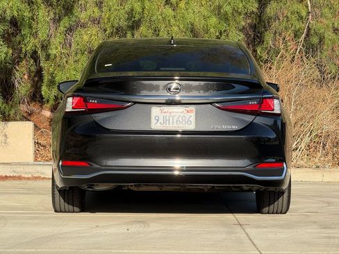 Certified 2024 Lexus ES 300h w/ Accessory Package (Z1) FWD image 7