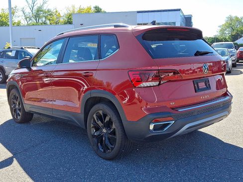 Used 2022 Volkswagen Taos SE image 4