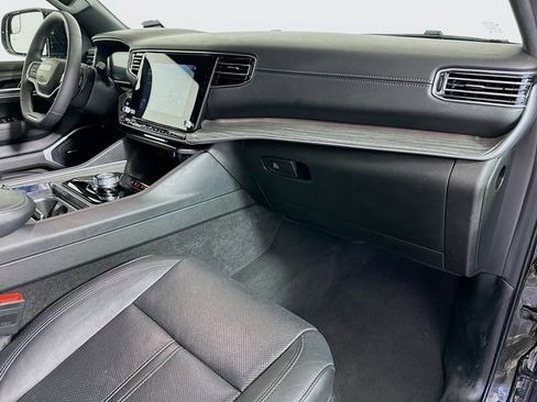 Used 2024 Jeep Wagoneer L Series II w/ Flexible Seating Group image 32