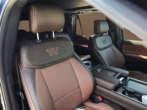 Used 2025 Ford Expedition King Ranch AWD/4WD image 30