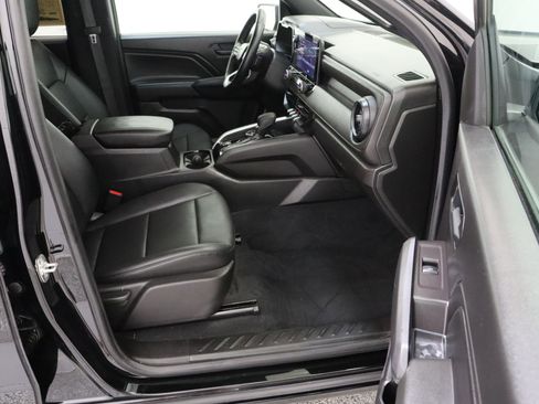 Used 2025 Chevrolet Colorado Trail Boss image 38