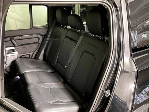 Used 2024 Land Rover Defender 110 SE AWD/4WD image 25