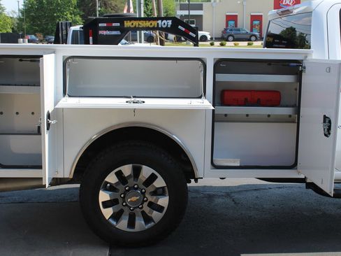 Used 2025 Chevrolet Silverado 2500 Custom w/ Custom Value Package AWD/4WD image 11