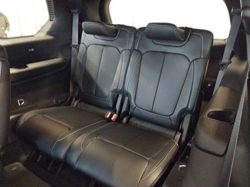 New 2025 Jeep Grand Cherokee L Limited w/ Luxury Tech Group II image 10