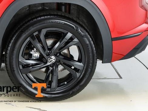 Used 2025 Volkswagen Atlas Cross Sport SEL R-Line image 6