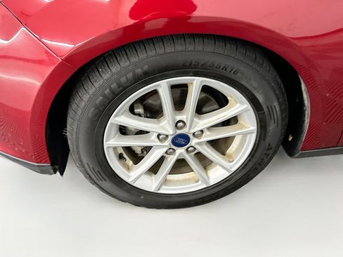 Used 2017 Ford Focus SE image 11