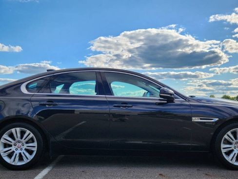 Used 2016 Jaguar XF Premium RWD image 5