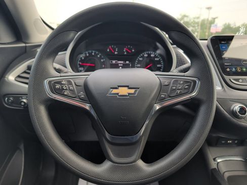 Used 2024 Chevrolet Malibu LT FWD image 11