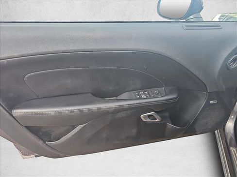 Used 2016 Dodge Challenger R/T Scat Pack w/ Leather Interior Group image 12