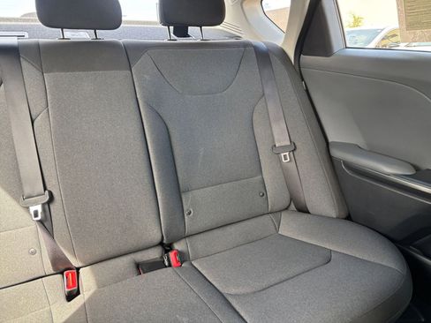 Used 2025 Kia K4 LXS image 36