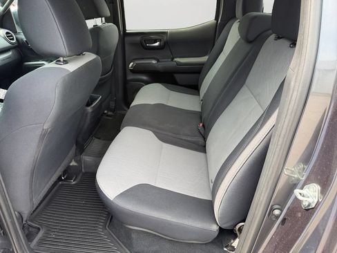 Used 2021 Toyota Tacoma TRD Sport AWD/4WD image 15
