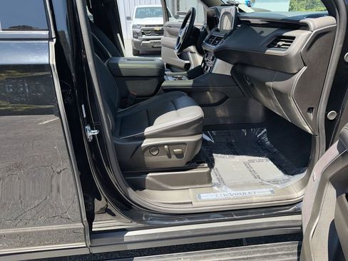 Used 2023 Chevrolet Tahoe Premier w/ Premium Package 2 AWD/4WD image 32