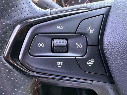 Used 2024 Chevrolet Trax RS w/ Sunroof Package FWD image 14