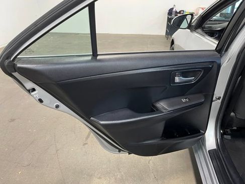 Used 2015 Toyota Camry LE FWD image 19