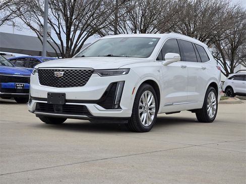 Used 2020 Cadillac XT6 Premium Luxury w/ Platinum Package image 2