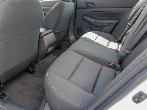 Used 2025 Nissan Altima 2.5 SV FWD image 16