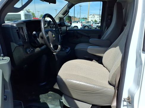 Used 2022 Chevrolet Express 2500 w/ Driver Convenience Package RWD image 18