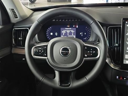 New 2026 Volvo XC90 B5 Core w/ Protection Package image 20