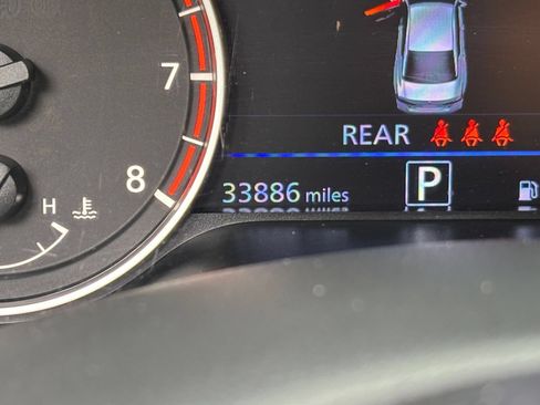 Used 2025 Nissan Altima 2.5 SV FWD image 40