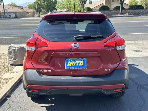 Used 2018 Nissan Kicks SR w/ Premium Package FWD image 4
