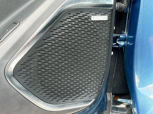 Used 2025 GMC Acadia Denali w/ Super Cruise Package image 18