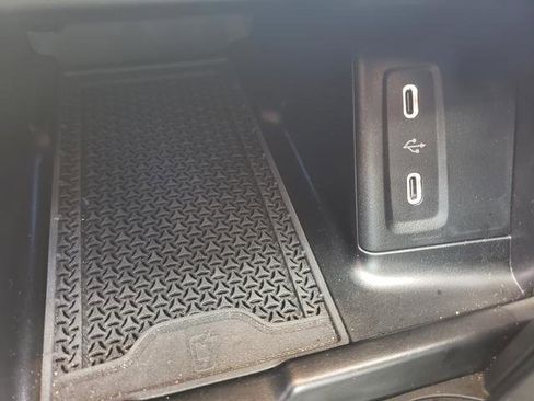 Certified 2025 Mercedes-Benz GLC 300 GLC 300 image 25