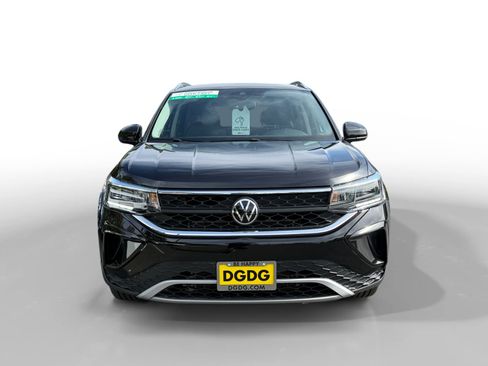 Used 2022 Volkswagen Taos SE w/ IQ.Drive SE Package AWD/4WD image 8