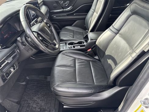 Used 2023 Lincoln Corsair Reserve w/ Equipment Group 201A image 9