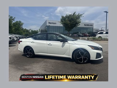 New 2026 Nissan Altima 2.5 SR w/ SR Premium Package FWD image 1