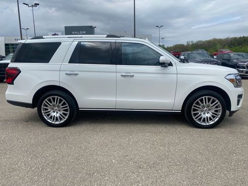 Used 2024 Ford Expedition Limited image 7
