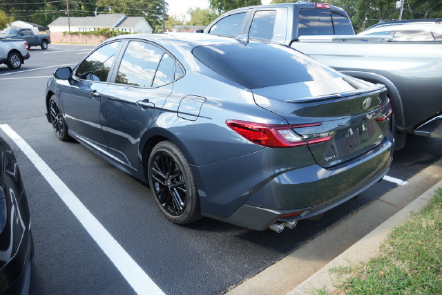 Used 2026 Toyota Camry SE w/ Convenience Package FWD image 13