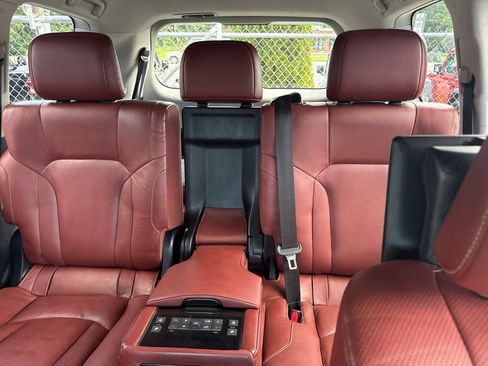 Used 2017 Lexus LX 570 4WD w/ Luxury Package image 5
