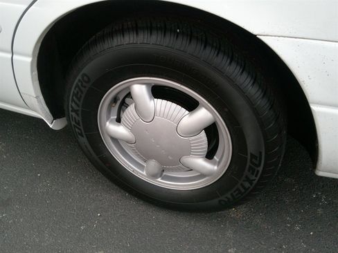 Used 2000 Buick Le Sabre Custom w/ Prestige Opt Pkg image 41