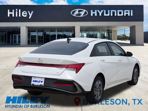 New 2026 Hyundai Elantra Blue FWD image 4