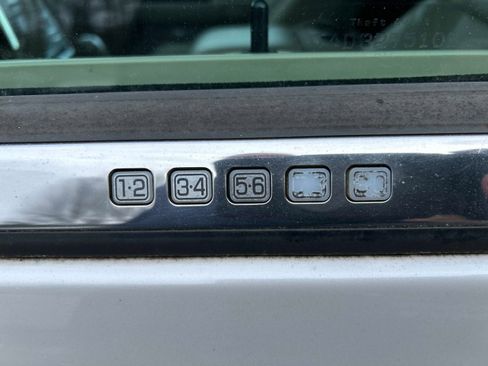 Used 2015 Lincoln Navigator 4WD image 11