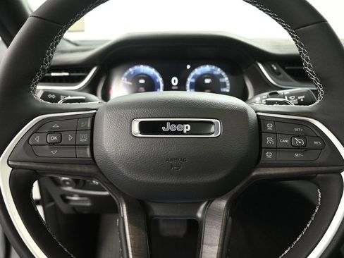 New 2025 Jeep Grand Cherokee Limited w/ Trailer Tow Package image 24