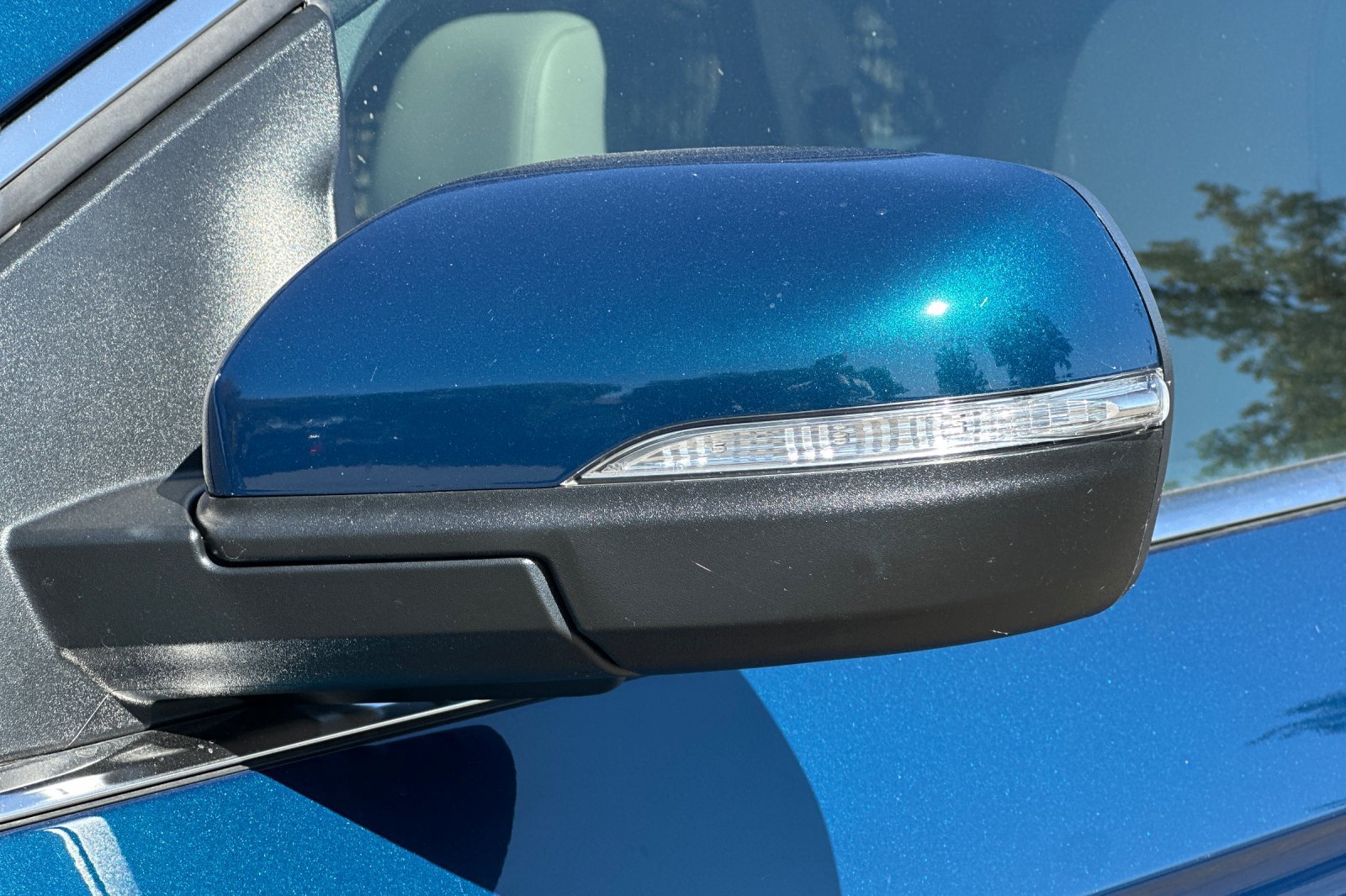 Used 2020 Ford Edge Titanium FWD image 52