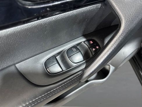 Used 2020 Nissan Rogue Sport SV AWD/4WD image 30