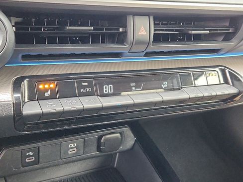 Used 2023 Toyota Prius XLE image 15