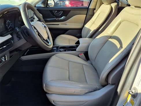 Certified 2022 Lincoln Corsair AWD w/ Equipment Group 101A image 5