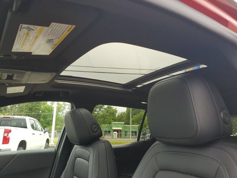New 2026 Chevrolet Equinox LT w/ Convenience Package II AWD/4WD image 16