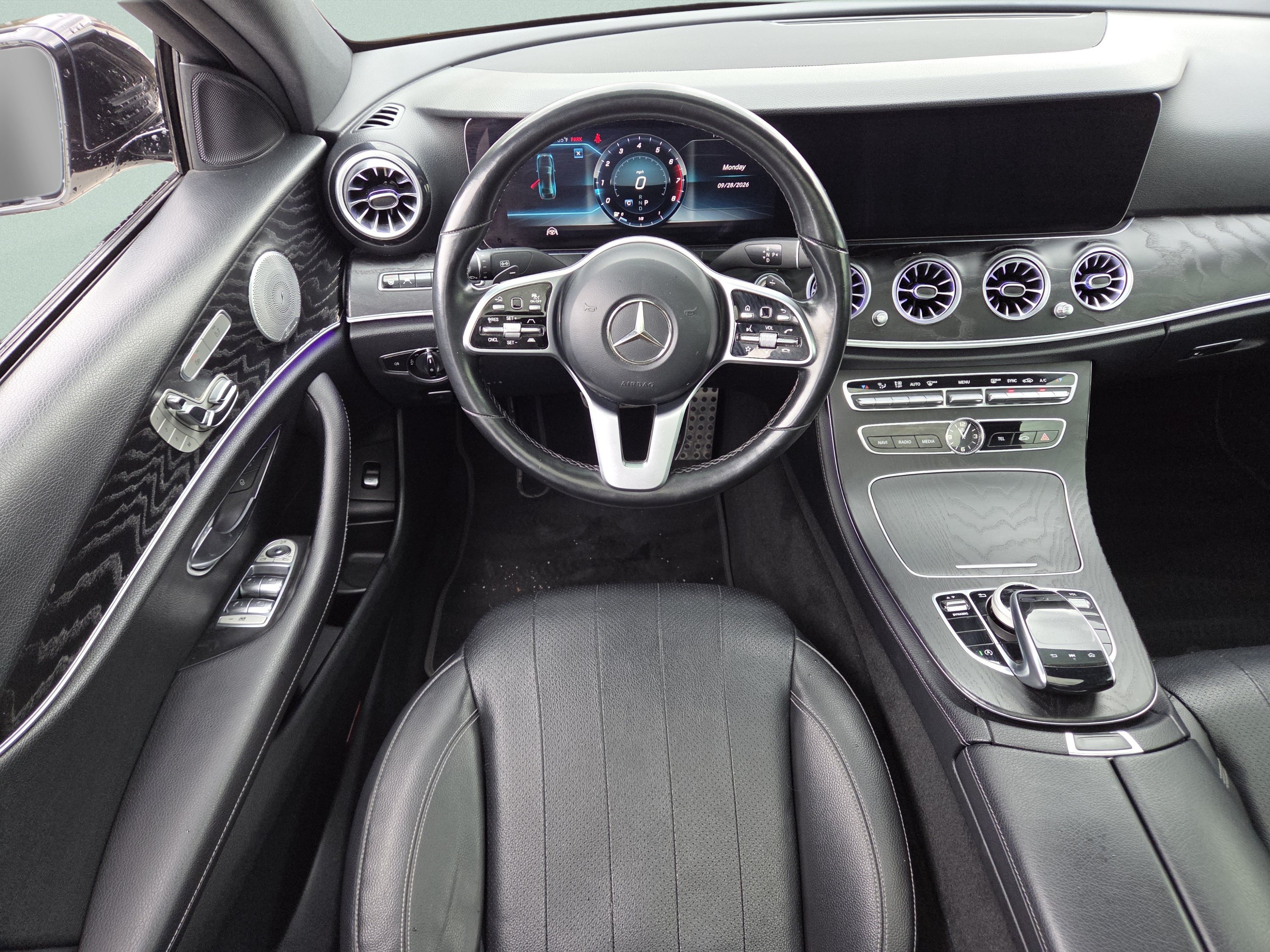 Used 2019 Mercedes-Benz E 300 4MATIC image 4